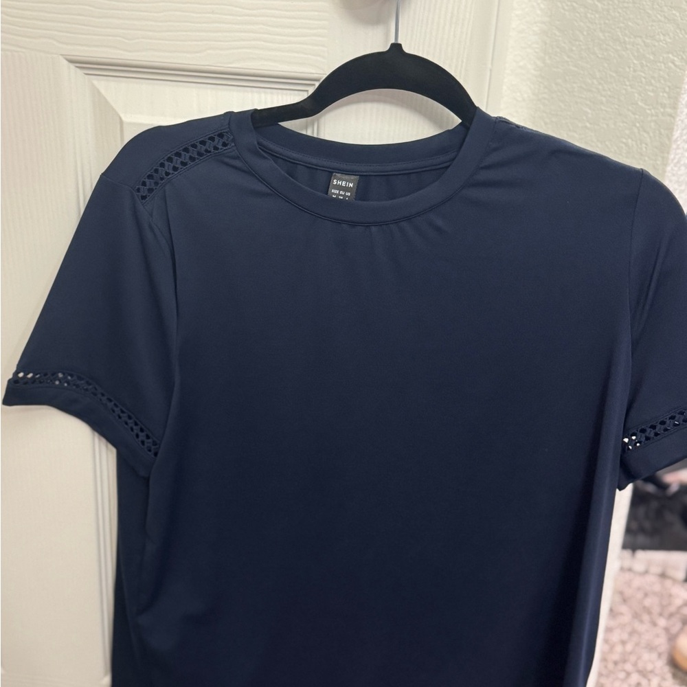 Uniqlo Blue Short Sleeve Tee